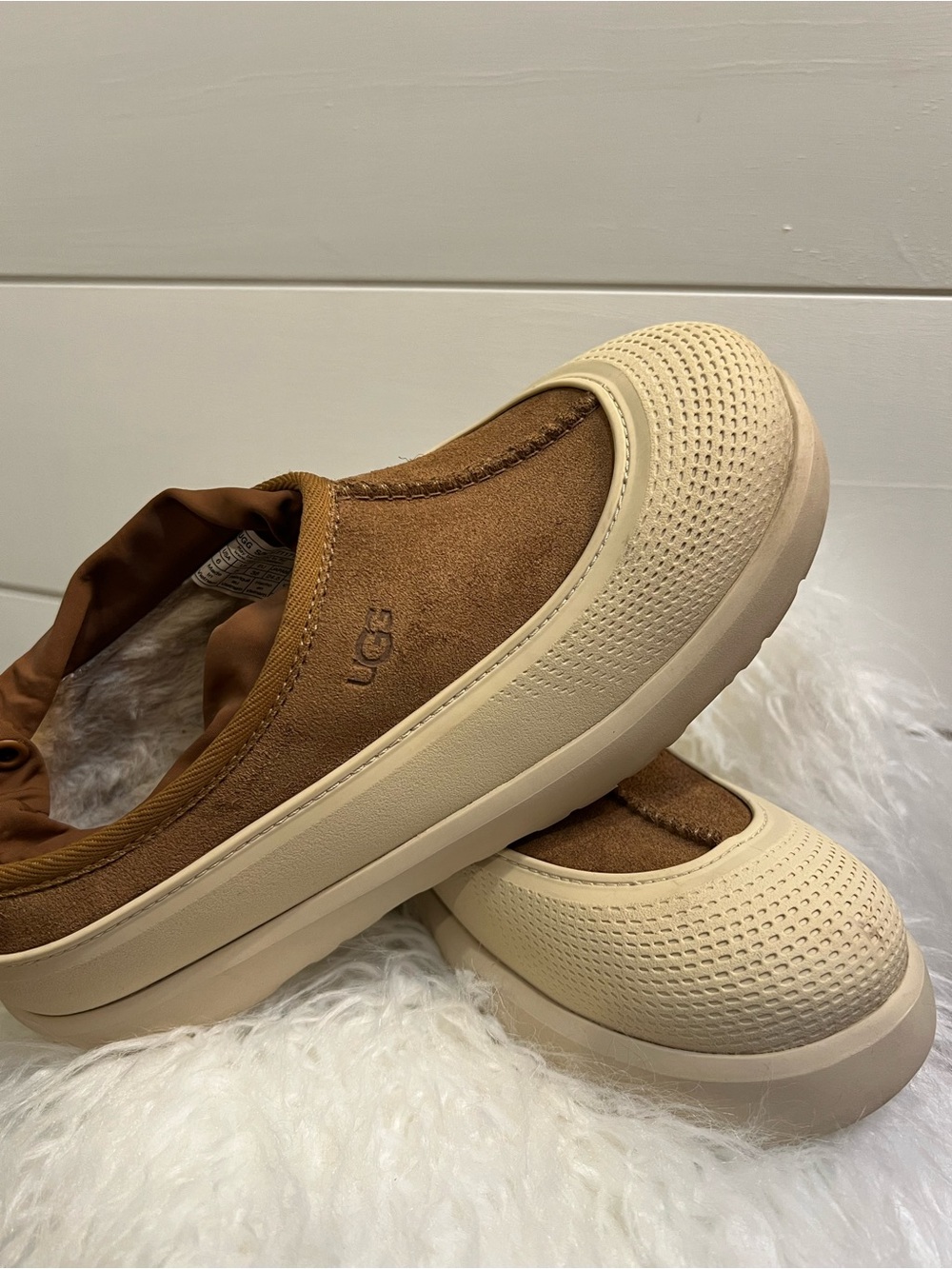 UGG Chestnut and Cream whitecap Slip-On Clog